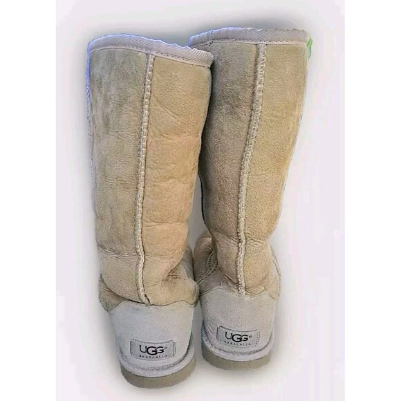 Ugg Australia 5815 Women’s‎ Classic Tall Sheepskin Lined Boots Size 5 W - Picture 1 of 10